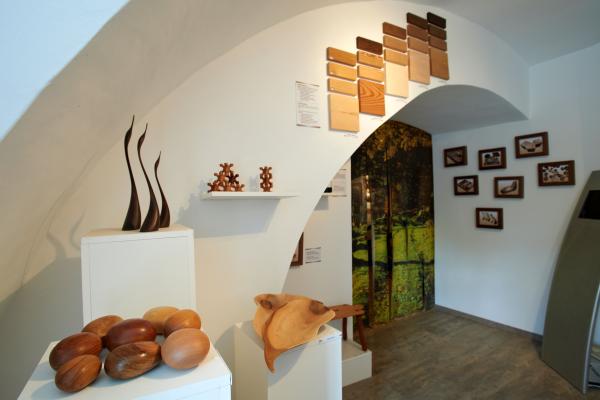 Les in izdelki iz lesa