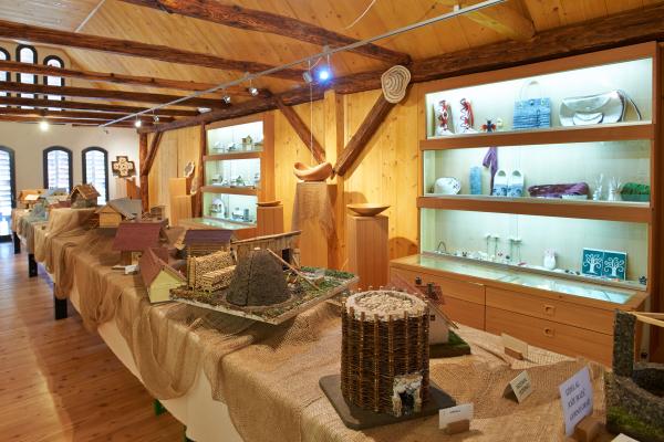 Razstavno prodajna galerija domače in umetnostne obrti